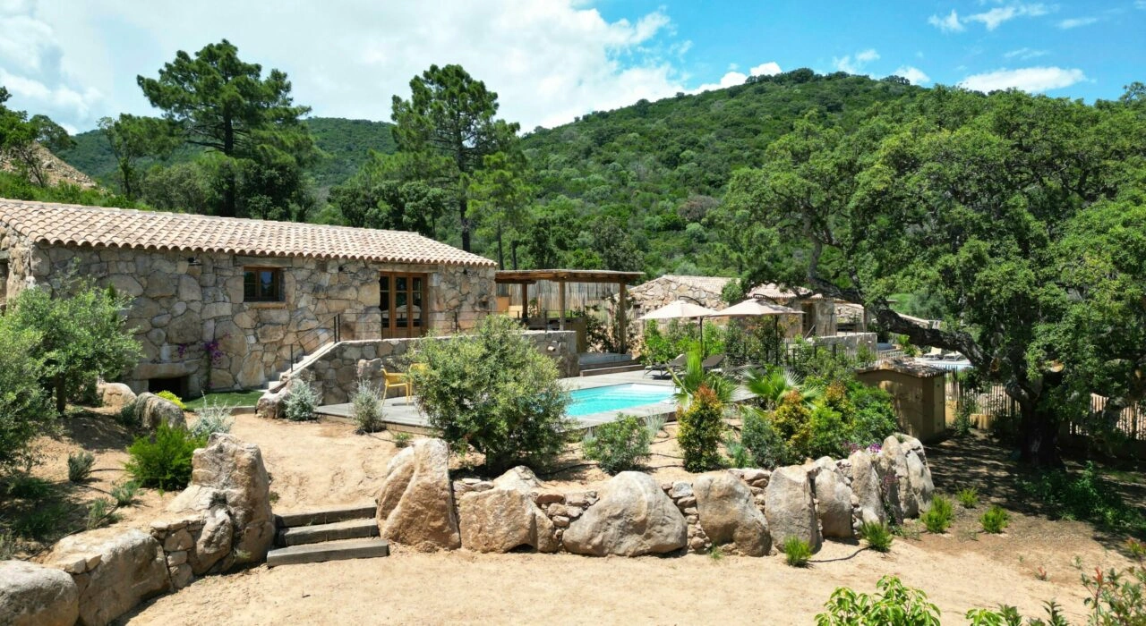 Résidence avec piscine